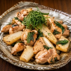 鶏セセリと長芋の青じそ炒め