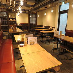 広々とした店内では最大65名様まで貸切可能◎会社宴会・忘年会・歓送迎会など様々なシーンで利用可能です！お気軽に店舗スタッフまでご相談ください！