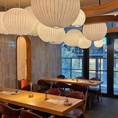 広々したテーブル席はパーティー・接待に最適のお席です。すぐに埋まってしまうのでご予約はお早めにお願いいたします。