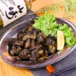 地鶏や豚肉などをじっくりと炭火で焼き上げた、自慢の炭焼きメニューを存分にお楽しみ下さい！