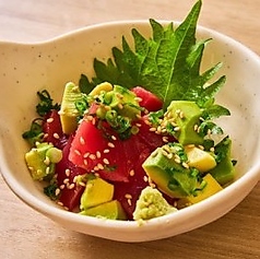 まぐろとアボカド