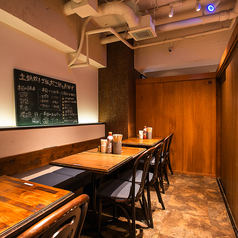 【テーブル席：4名×3卓】