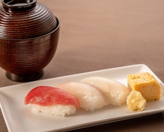 鮮魚にぎり寿司　※味噌椀付