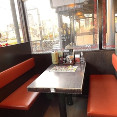 4名様でゆったりテーブル席もご用意!ご家族さまでのお食事にもおすすめです◎