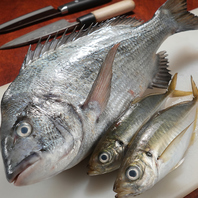 釣り好きオーナー直送！毎日変わる新鮮魚介を堪能