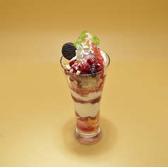 ミックスベリーパフェ/マンゴーパフェ/チョコナッツパフェ