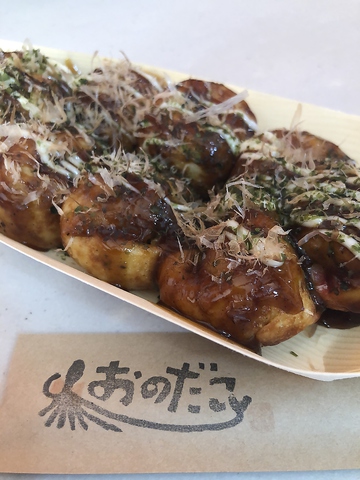 焼き立てアツアツは外はカリッと、中はとろ～り。ソースの香ばしい匂いが食欲を刺激◎