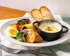 たっぷりチーズのとろけるチーズフォンデュ