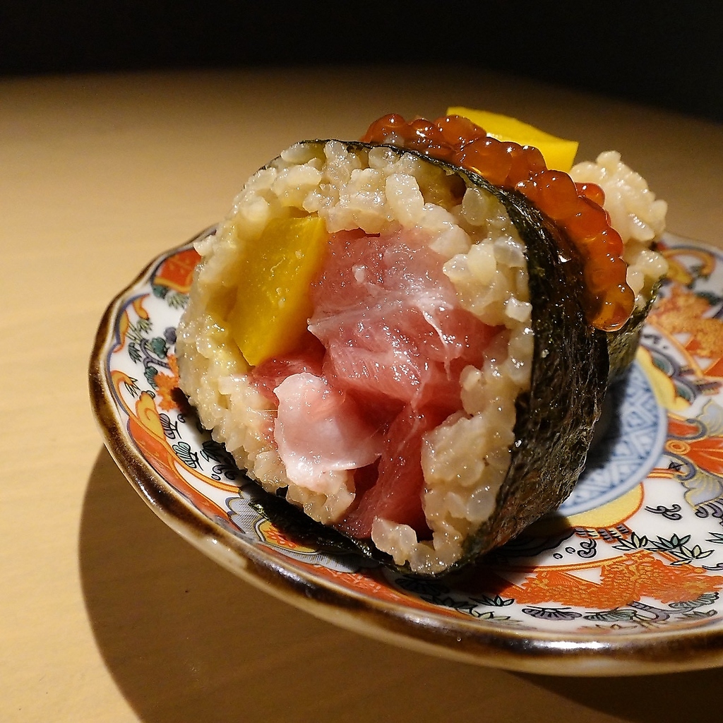 「本マグロ」を使用した本気のトロたくは隠れた名物。一度食べたらリピート確実♪
