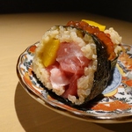 「本マグロ」を使用した本気のトロたくは隠れた名物。一度食べたらリピート確実♪