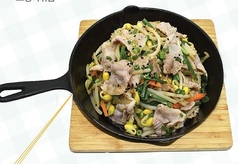 豚トロ炒め/ほっけ焼き/豆腐キムチ 各