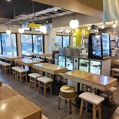 少人数から団体まで幅広くご利用いただけます。落ち着いた雰囲気の中で、特別なひとときをお過ごしいただける空間を提供しています。デートや友人との集まり、会社の宴会など、様々なシーンに最適です。ご予約をお待ちしております！