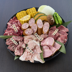 ファミリー盛り7品+野菜盛り(2~3人前 約530g)