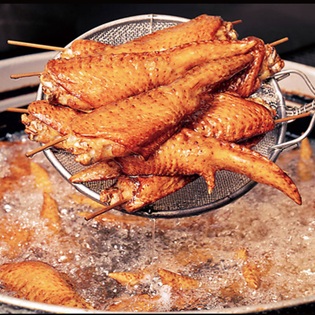 お召し上がる皆様へ、少しでも幸せを感じていただけるよう、心を込めて、手作りしています。