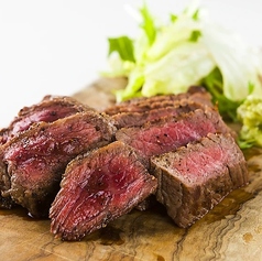 赤身肉のステーキ