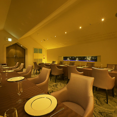 20名様まで貸切可能な宴会場も完備。接待シーンや各種会社宴会にも最適な完全貸切のプライベート空間です。上質なサービスとお料理で宴会を彩ります。