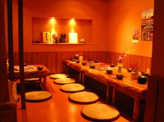 【掘りごたつ席】扉は無いのですが、掘りごたつ席。14名様くらいまでOKです。