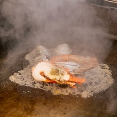 海鮮鉄板蒸し焼きの盛り合わせ