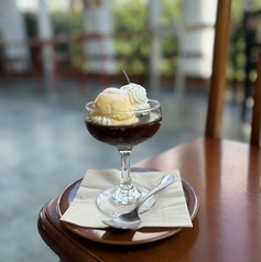 コーヒーゼリー自家製バニラジェラートのせ