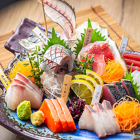 “宮崎地頭鶏”の強火焼きをはじめ、定番九州料理を豊富な焼酎と共に◎