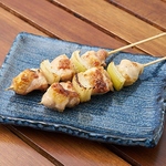旨味の凝縮された焼き鳥や、鮮度抜群な刺身などそれぞれの料理にぴったりな日本酒・焼酎もご用意！