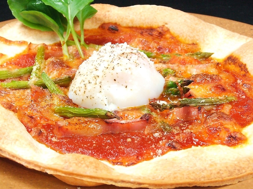 季節食材をつかった旬のピザやパスタなどRoi限定のオリジナルピザがおススメ…
