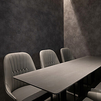 雰囲気自慢の店内！シックでオシャレな空間をご提供！