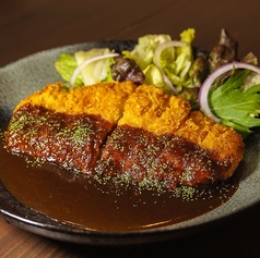 定番から創作まで、心躍るこだわりメニューの数々