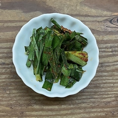 いっぱちや特製ニラ(小皿)