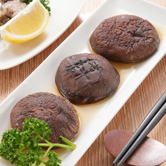 溢れ出す山の幸！じっくり焼き上げる「しいたけ焼き」