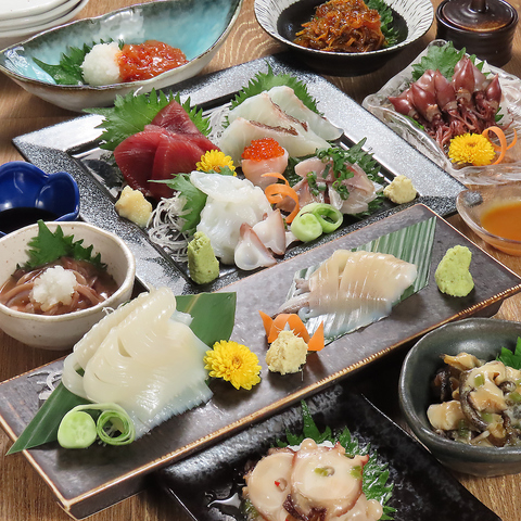 北海道直送のジンギスカンやお刺身と、料理長が厳選した季節のお料理が楽しめます☆