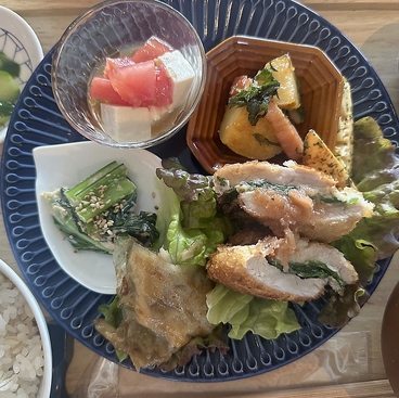 & CAFE SPACE DINING バルのおすすめ料理1
