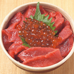 小さなマグロ丼