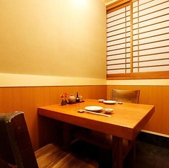 4名掛け個室を8卓ご用意いたしました。プライベート感満載の完全個室です。