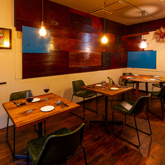 4名掛けテーブル席×1卓ご用意しています◎