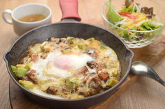 アボカドとチーズのスキレット焼カレー