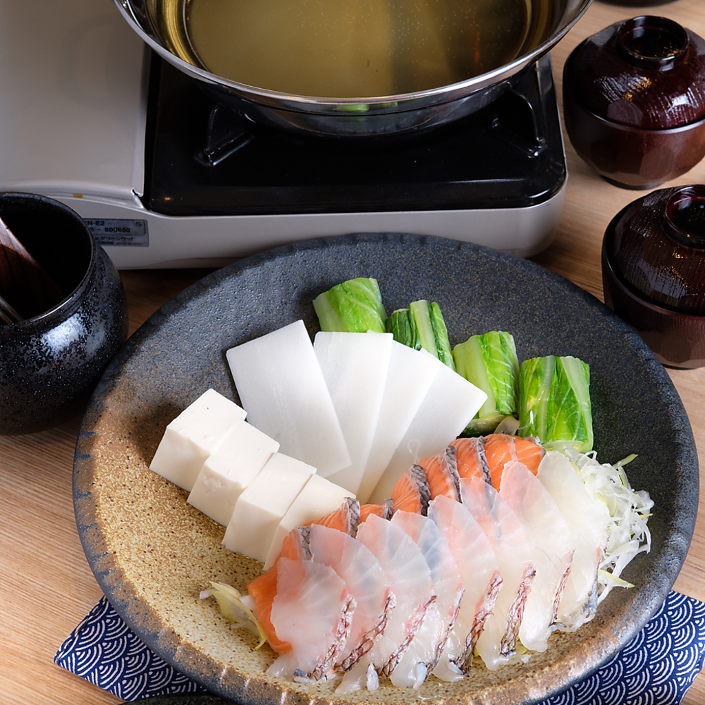 赤羽では当店でしか召し上がれない深海鯛入りのしゃぶしゃぶ！珍しいお餅付きです！