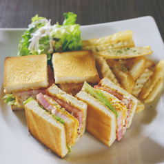 ダブル厚切りベーコンのホットサンドイッチ