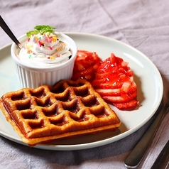 ついつい迷ってしまう...ふわふわワッフルをご用意★