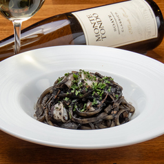 リングイネ(ロングパスタ)南ちゃんのイカ墨パスタ