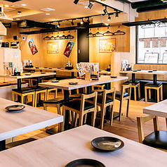 会社の宴会や大人数でのパーティーに便利な貸切が可能です◎40～60名様までのご利用を承っております。お客様のご要望に合わせてお席をご用意いたしますので、お気軽にご相談ください。活気あふれる空間で、思い出に残る特別な時間をお過ごしいただけます★