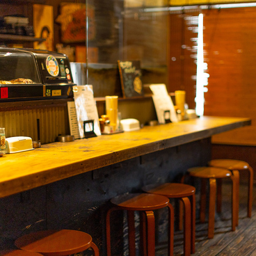 大衆炭火やきとん ぶった 西院店の雰囲気1