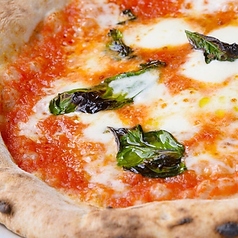 【薪窯で焼き上げる本格ピッツァ】