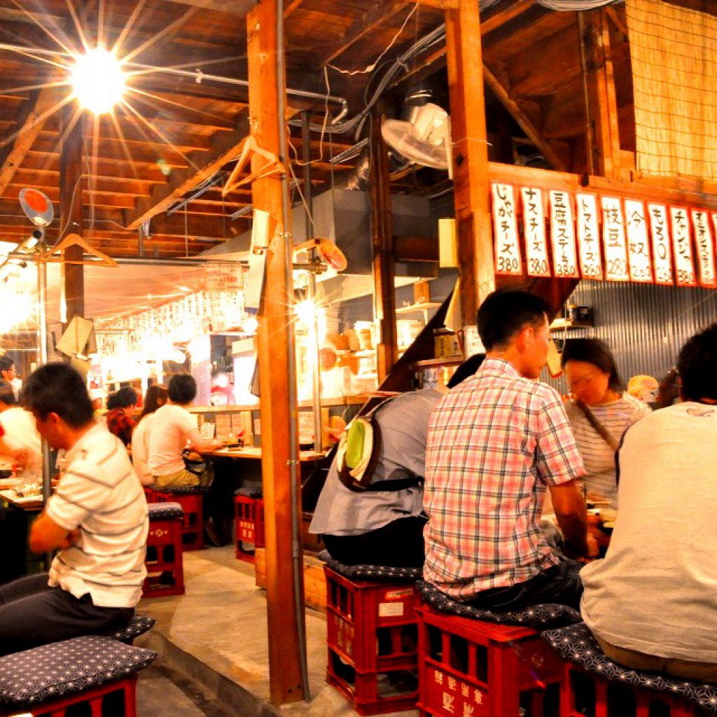 【1Fフリースペース】屋台風のフリースペースはサク飲み使いに最適！！