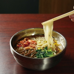 関西の味を再現！特製冷麺でひんやり爽快！