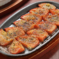 料理メニュー写真&nbsp;トマトのオリーブ焼き