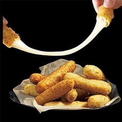 ソーセージとフレンチフライ/フライドモッツァレラチーズ