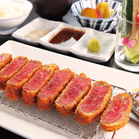 赤身肉の旨みを堪能するビフカツ