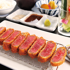 赤身肉の旨みを堪能するビフカツ