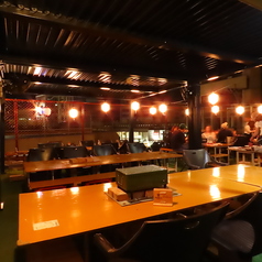 カフェテラス minion 牡蠣小屋 蹴の雰囲気3